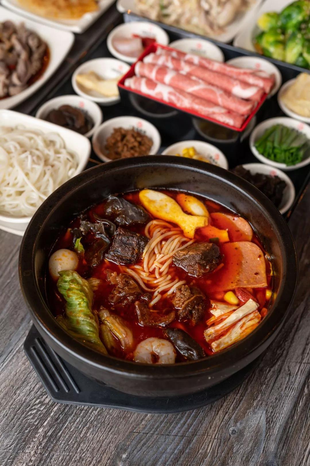 夏日獨(dú)寵這一味，十秒到過(guò)橋米線(xiàn)這味道多下飯