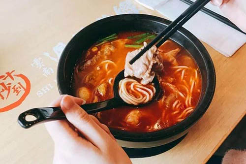 一碗米線(xiàn) 雖是小吃但不能小看