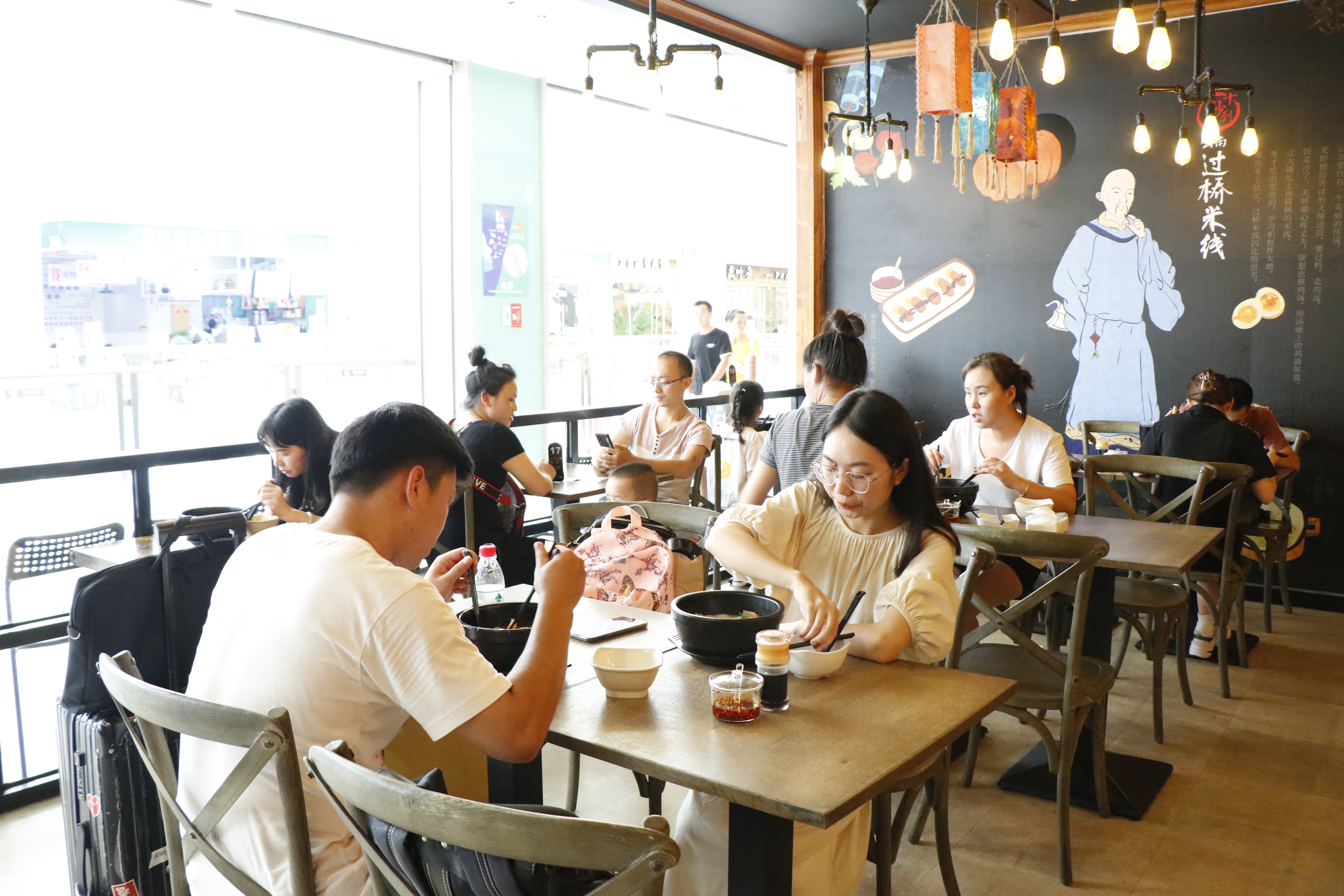 十秒到過(guò)橋米線品牌知名度高，值得創(chuàng)業(yè)加盟