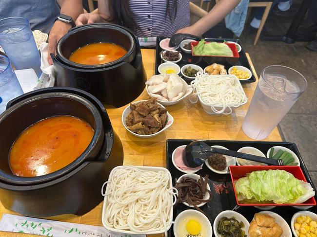 張一碗米線經(jīng)營靈活 是投資商創(chuàng)業(yè)開店的選擇