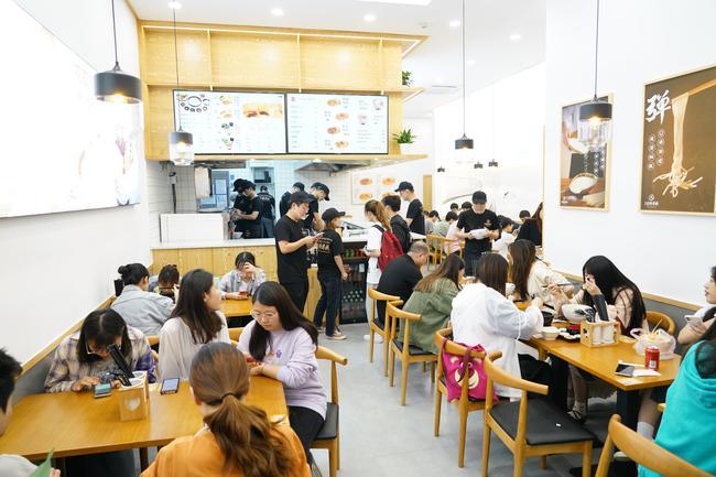 十秒到云南米線門店