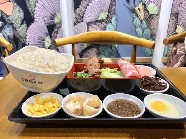 十秒到云南過橋米線加盟店：從選址到裝修的全方位指導(dǎo)